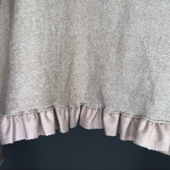 Gianni Bini Tan Boat Neck Ruffle Sweater Medium - Picture 4 of 6